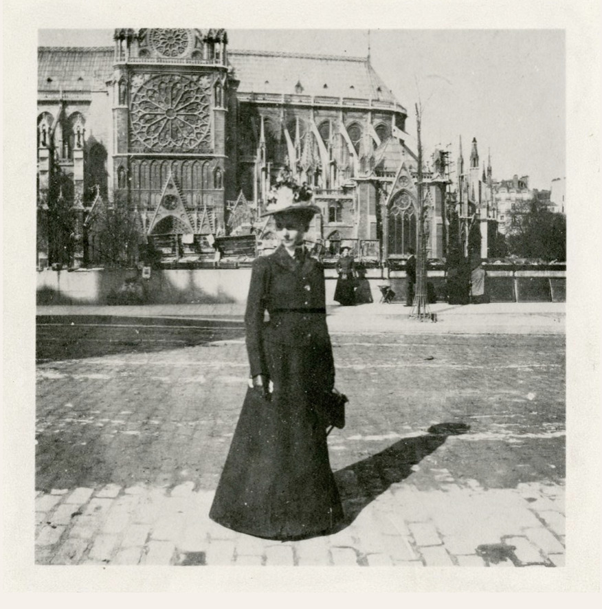 julia morgan standing in front of notre dame de Paris
